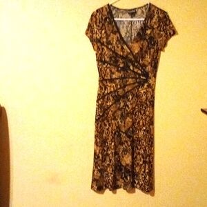 WOMEN DRESS. GOOD CONDITION.CONNECTED APPAREL